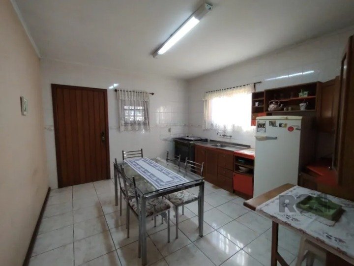 Casa para alugar com 5 quartos, 250m² - Foto 6