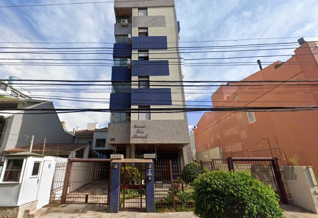 Apartamento com 92m², 3 dormitórios, 1 suíte, 1 vaga no bairro Petrópolis em Porto Alegre para Comprar