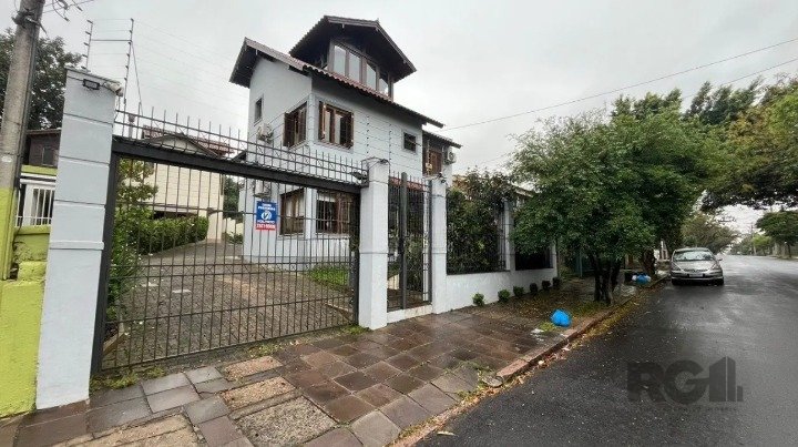 Casa de Condomínio para alugar com 3 quartos, 251m² - Foto 2