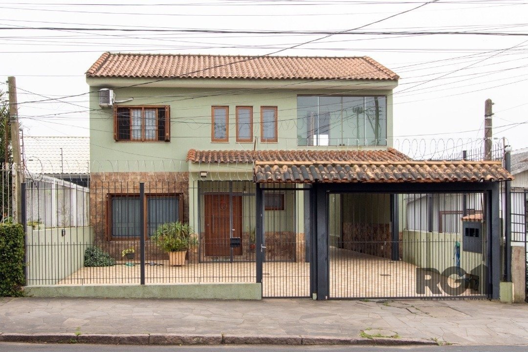 Casa para alugar com 6 quartos, 344m² - Foto 2