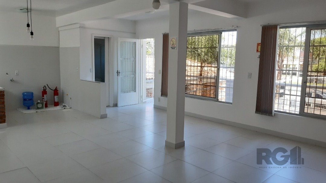 Casa à venda com 3 quartos, 131m² - Foto 3