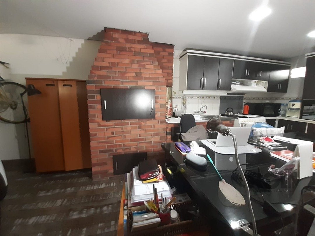 Casa para alugar com 4 quartos, 310m² - Foto 15