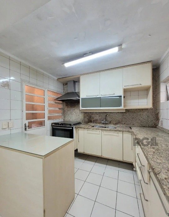 Casa de Condomínio para alugar com 4 quartos, 301m² - Foto 9