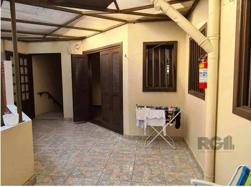 Casa à venda com 6 quartos, 402m² - Foto 5