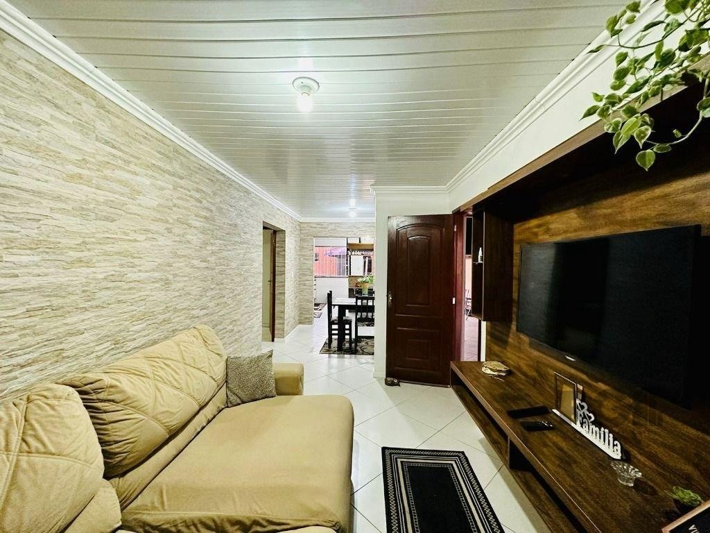 Casa à venda com 2 quartos, 113m² - Foto 2