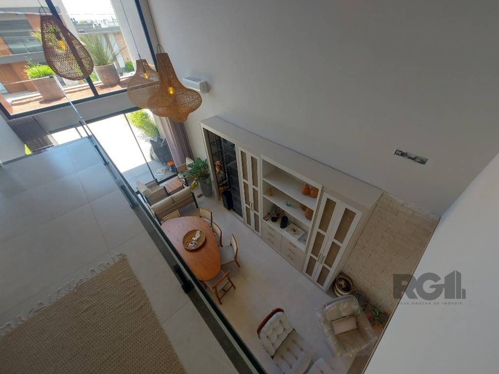 Casa de Condomínio à venda com 4 quartos, 207m² - Foto 2