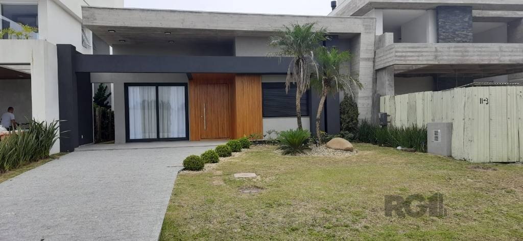 Casa de Condomínio à venda com 4 quartos, 187m² - Foto 1