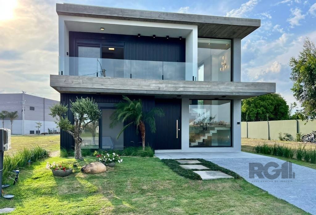 Casa de Condomínio à venda com 4 quartos, 233m² - Foto 1