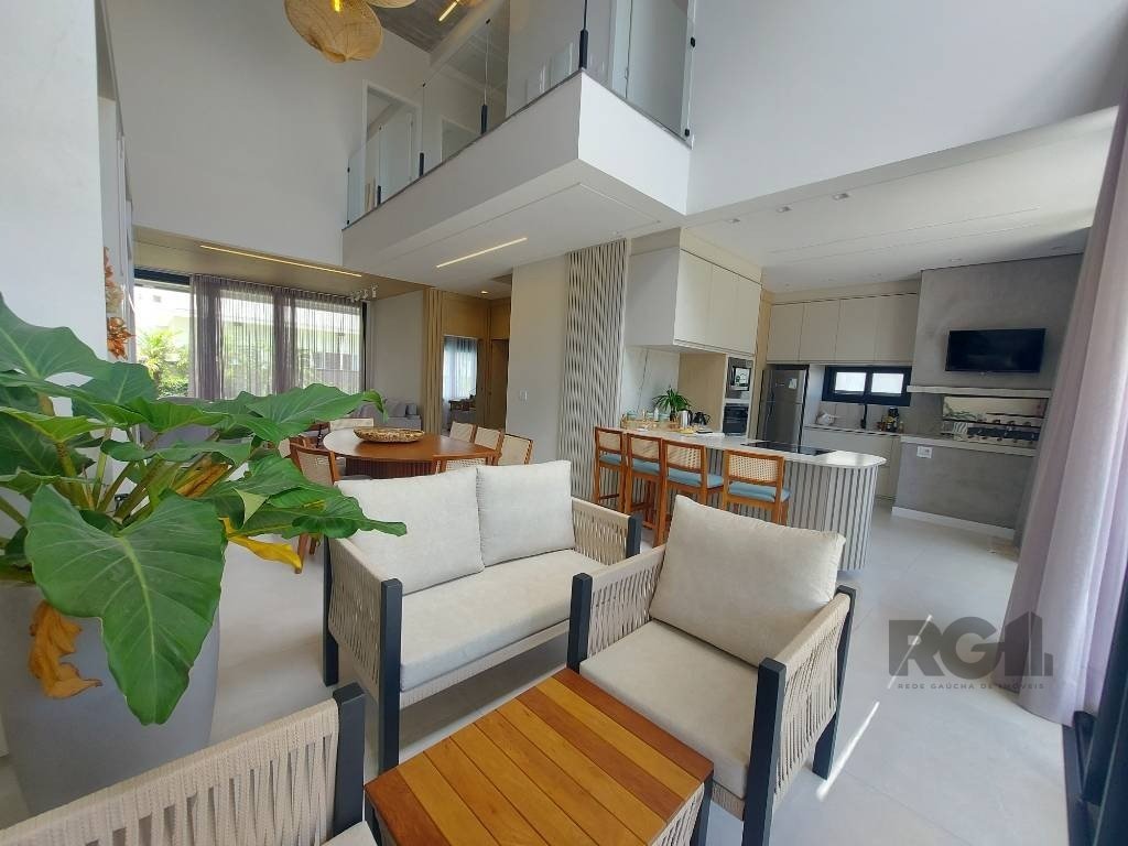 Casa de Condomínio à venda com 4 quartos, 204m² - Foto 3