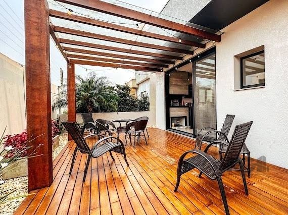 Casa de Condomínio à venda com 4 quartos, 177m² - Foto 2