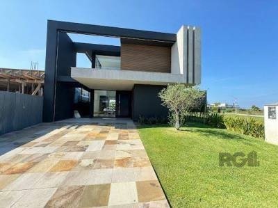 Casa de Condomínio à venda com 4 quartos, 207m² - Foto 1