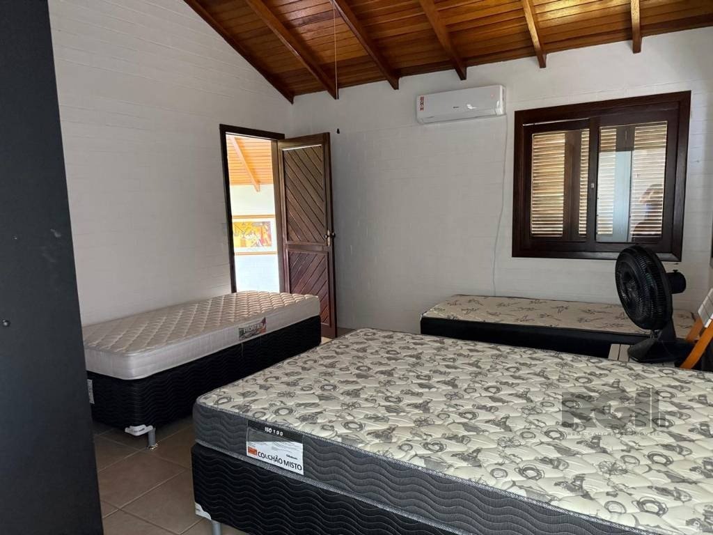 Casa à venda com 4 quartos, 14m² - Foto 2