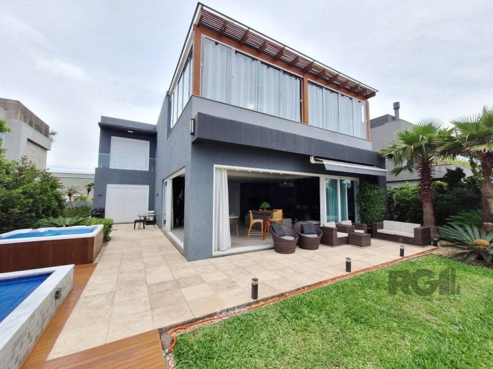 Casa de Condomínio à venda com 6 quartos, 359m² - Foto 1