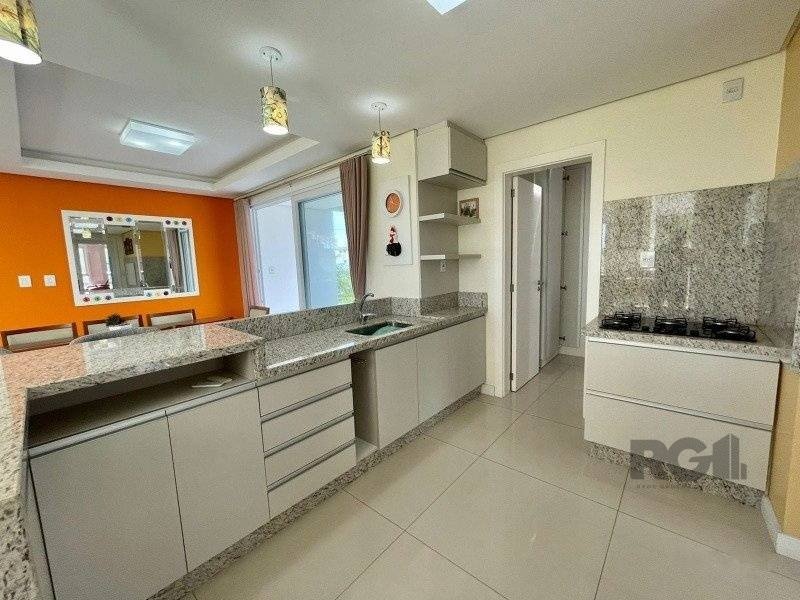 Casa de Condomínio à venda com 4 quartos, 246m² - Foto 4