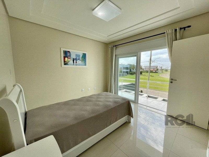 Casa de Condomínio à venda com 4 quartos, 246m² - Foto 9