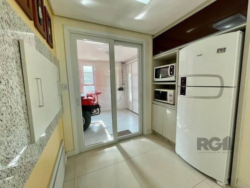 Casa de Condomínio à venda com 4 quartos, 246m² - Foto 7