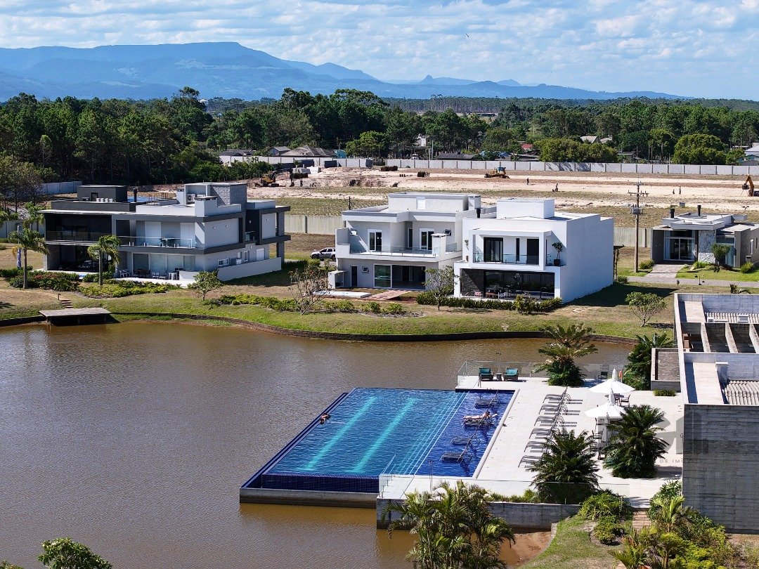 Casa de Condomínio à venda com 4 quartos, 332m² - Foto 25