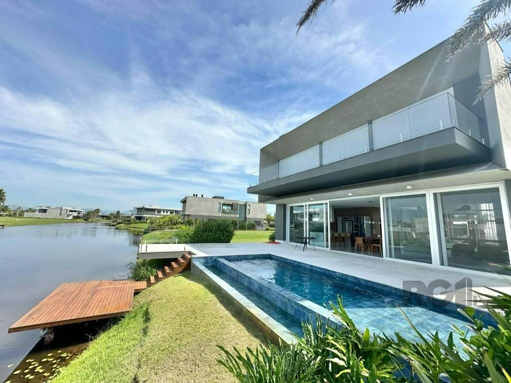 Casa de Condomínio à venda com 5 quartos, 459m² - Foto 1