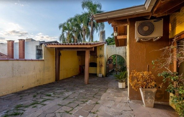 Casa à venda com 4 quartos, 221m² - Foto 5