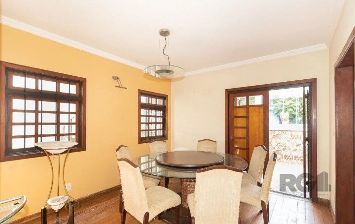 Casa para alugar com 5 quartos, 304m² - Foto 3