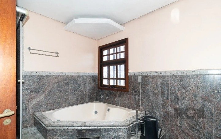 Casa para alugar com 5 quartos, 304m² - Foto 21
