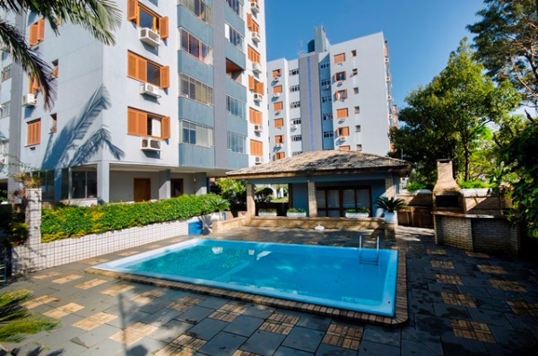 Apartamento com 77m², 2 dormitórios, 1 vaga no bairro Alto Petrópolis em Porto Alegre para Comprar
