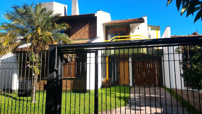 Casa com 268m², 3 dormitórios, 1 suíte no bairro Jardim Isabel em Porto Alegre para Comprar