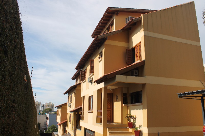 Casa Condominio com 168m², 3 dormitórios, 1 suíte, 4 vagas no bairro Tristeza em Porto Alegre para Comprar