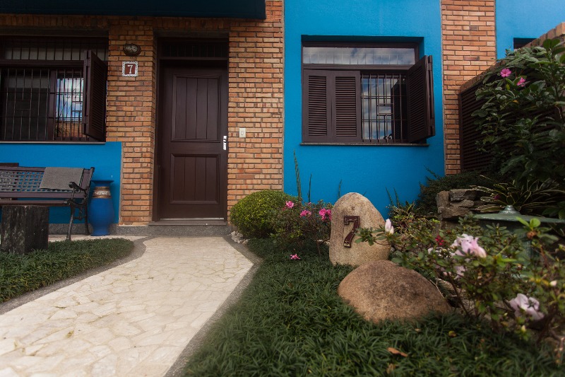 Casa Condominio com 170m², 3 dormitórios, 1 suíte, 2 vagas no bairro Cavalhada em Porto Alegre para Comprar