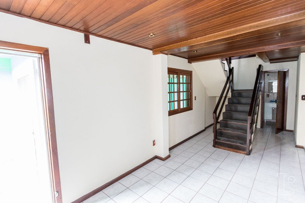 Casa para alugar com 4 quartos, 262m² - Foto 4
