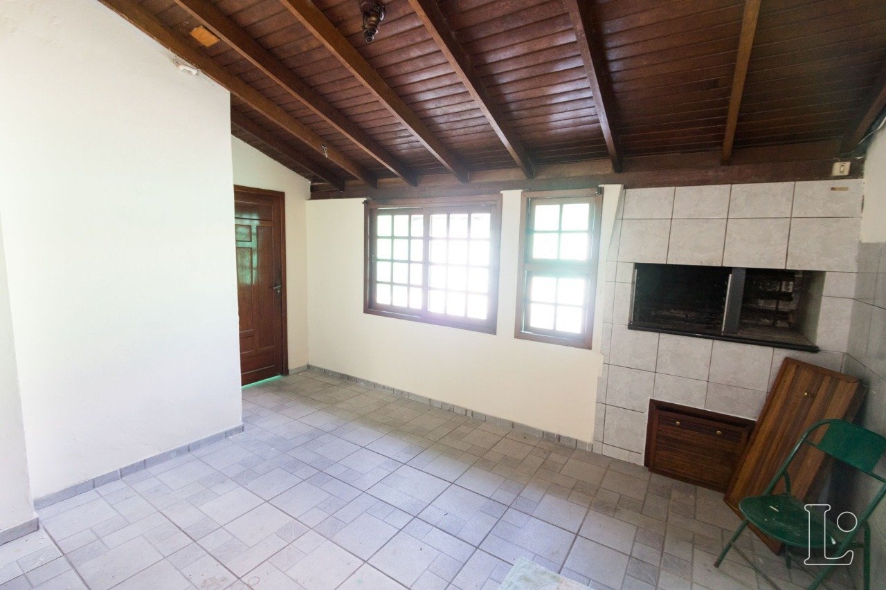 Casa para alugar com 4 quartos, 262m² - Foto 9