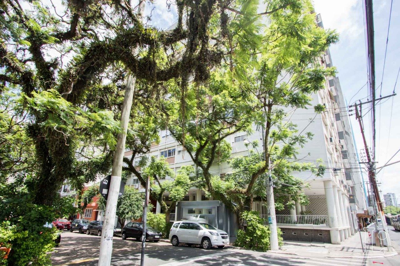 Apartamento com 131m², 3 dormitórios, 1 vaga no bairro Cidade Baixa em Porto Alegre para Comprar