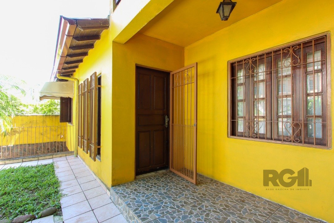 Casa à venda com 4 quartos, 306m² - Foto 2