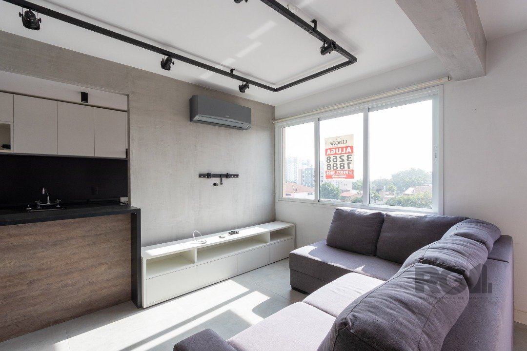 Apartamento com 63m², 1 dormitório, 1 suíte, 2 vagas no bairro Cristal em Porto Alegre para Comprar