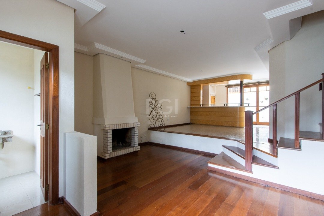 Casa Condominio com 225m², 3 dormitórios, 1 suíte, 2 vagas no bairro Jardim Isabel em Porto Alegre para Comprar
