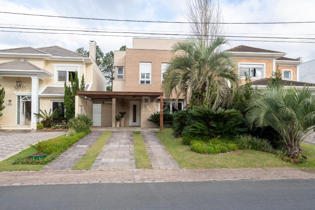 Casa Condominio com 243m², 3 dormitórios, 3 suítes, 4 vagas no bairro Terra Ville em Porto Alegre para Comprar