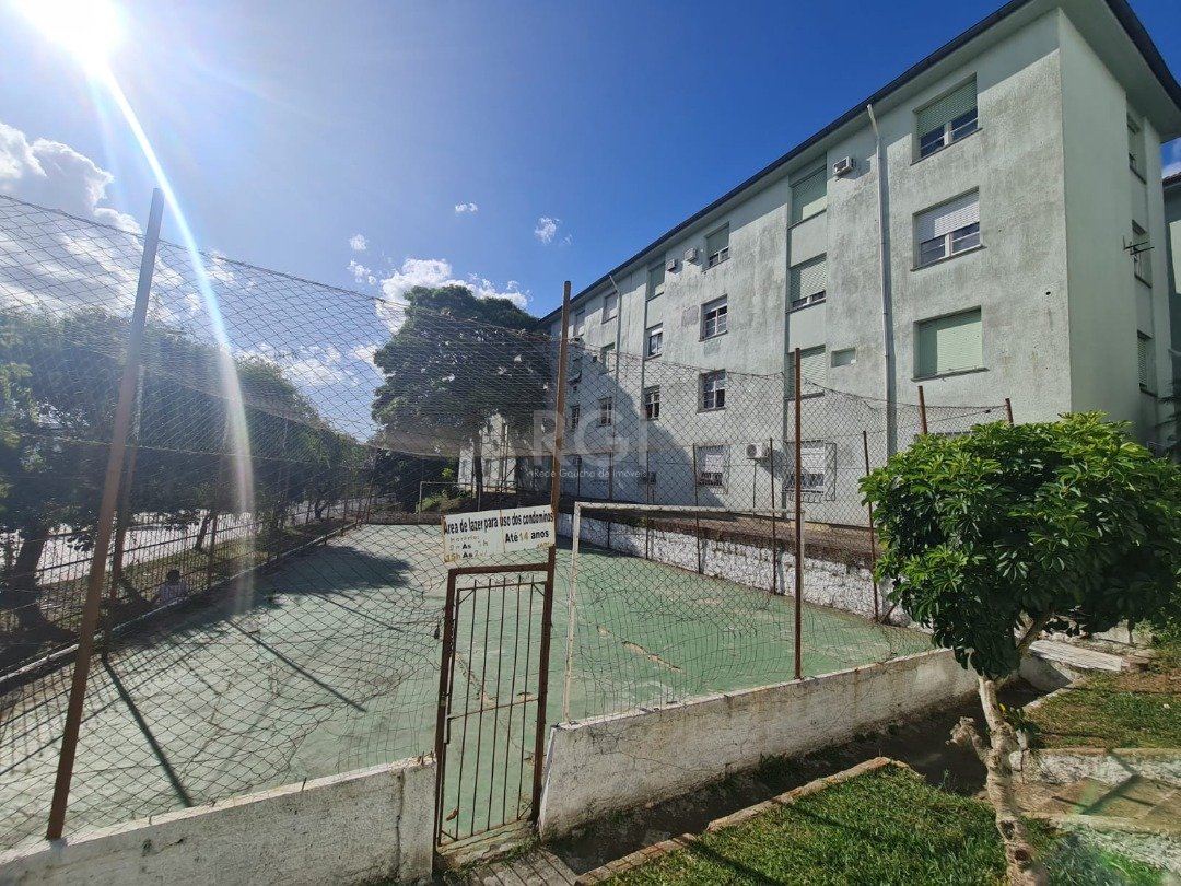 Apartamento com 50m², 2 dormitórios, 1 vaga no bairro Cristal em Porto Alegre para Comprar