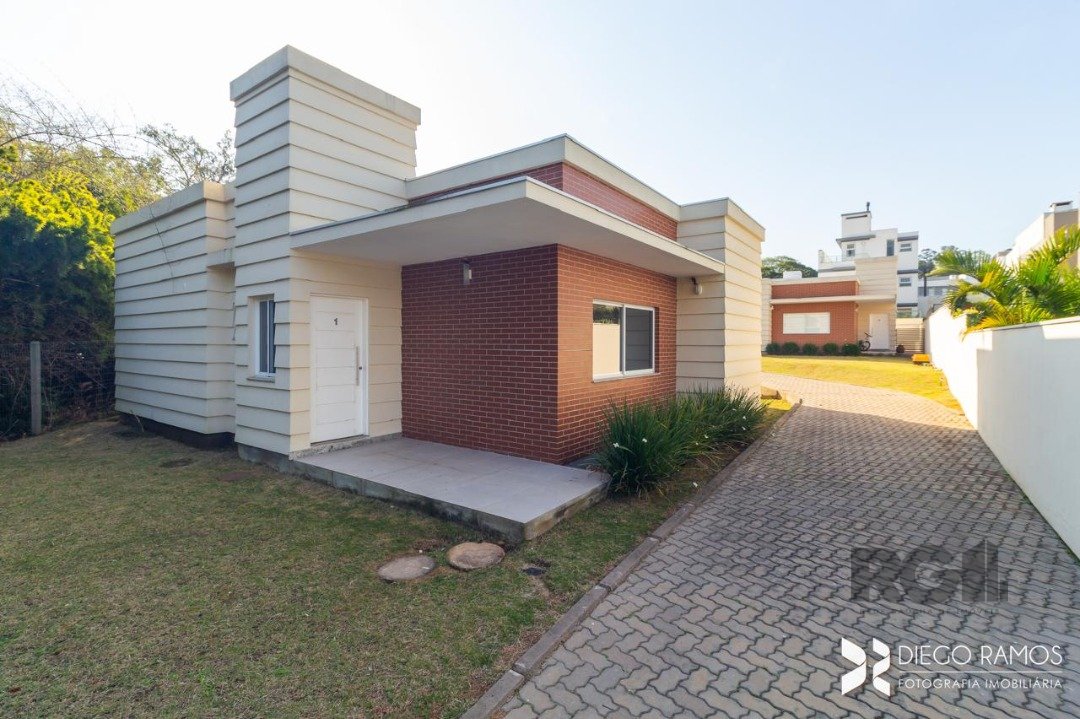 Casa com 123m², 3 dormitórios, 1 suíte, 1 vaga no bairro Lagos De Nova Ipanema em Porto Alegre para Comprar