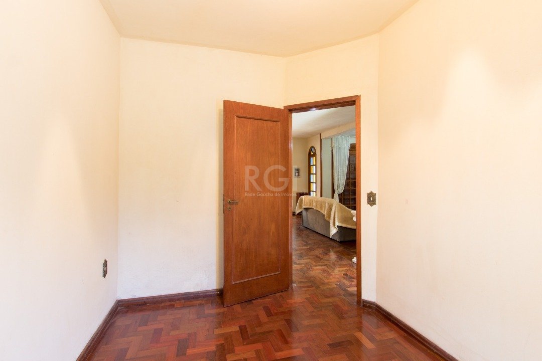 Casa para alugar com 4 quartos, 301m² - Foto 8