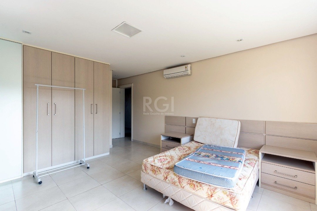 Casa de Condomínio para alugar com 4 quartos, 349m² - Foto 10