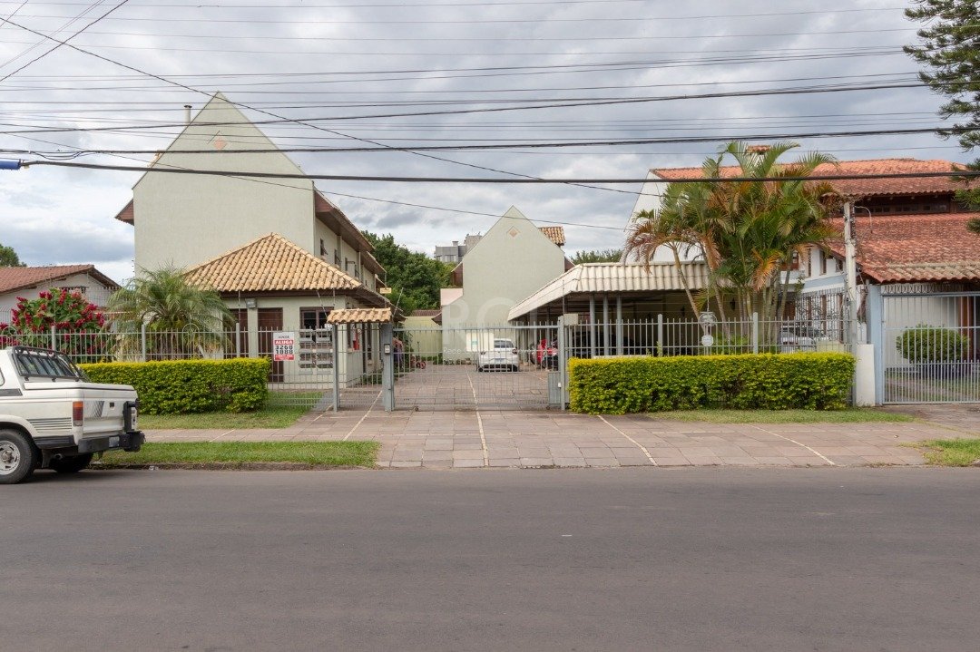 Casa Condominio com 98m², 3 dormitórios, 1 suíte, 2 vagas no bairro Camaquã em Porto Alegre para Comprar