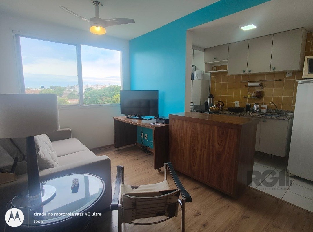 Apartamento com 61m², 3 dormitórios, 1 suíte, 1 vaga no bairro Cristal em Porto Alegre para Comprar