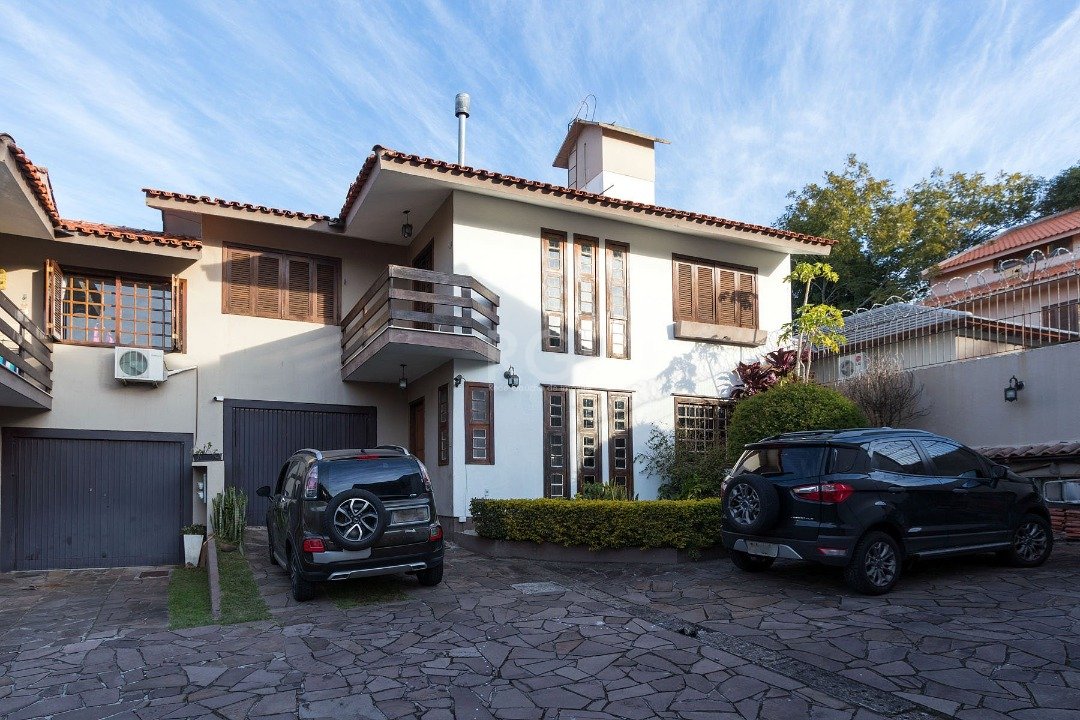 Casa Condominio com 141m², 3 dormitórios, 1 suíte, 2 vagas no bairro Tristeza em Porto Alegre para Comprar