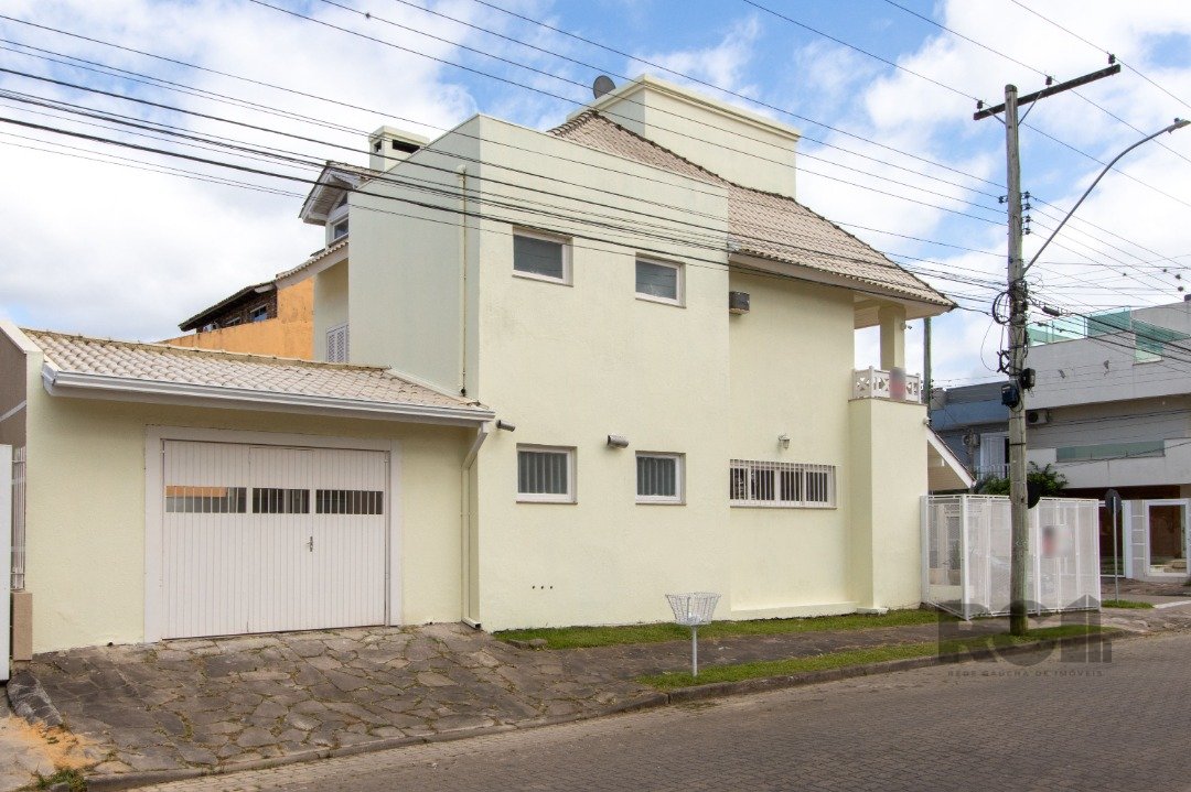 Casa à venda com 3 quartos, 259m² - Foto 2