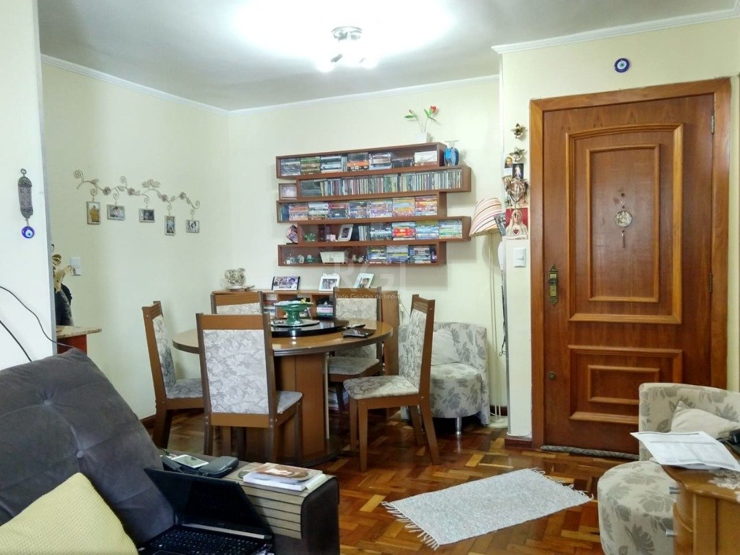 Apartamento com 74m², 3 dormitórios, 1 vaga no bairro Santa Tereza em Porto Alegre para Comprar
