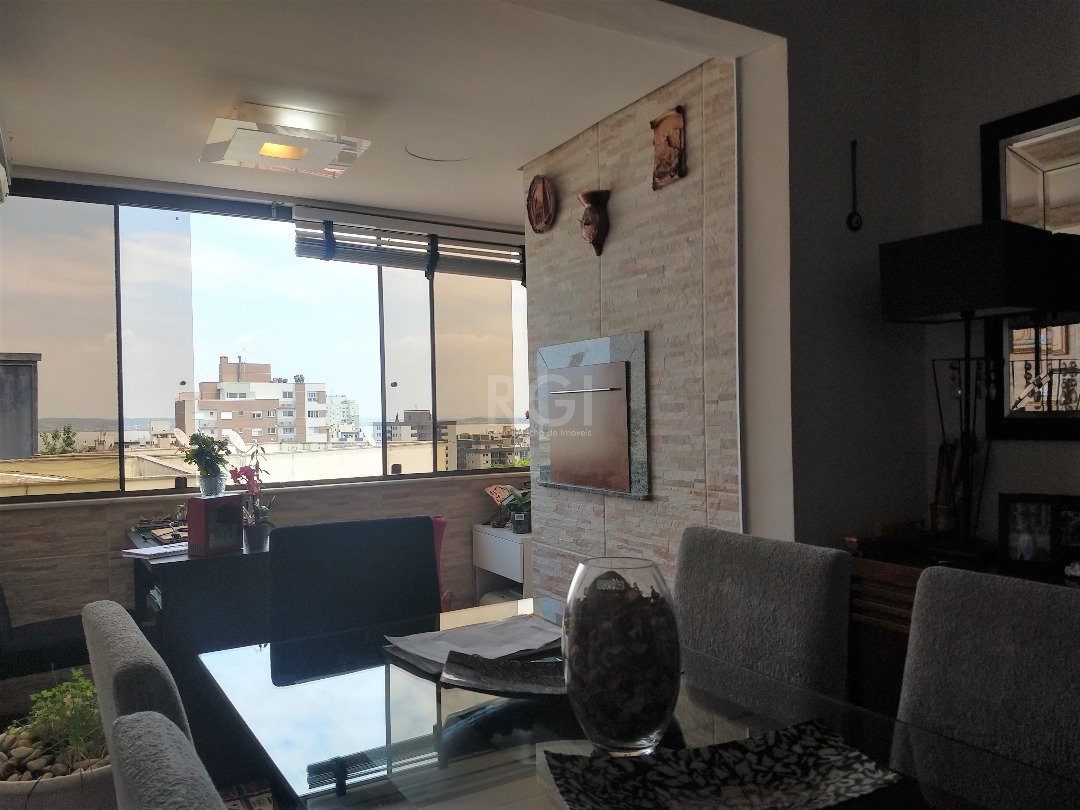 Apartamento com 77m², 3 dormitórios, 1 suíte, 1 vaga no bairro Tristeza em Porto Alegre para Comprar