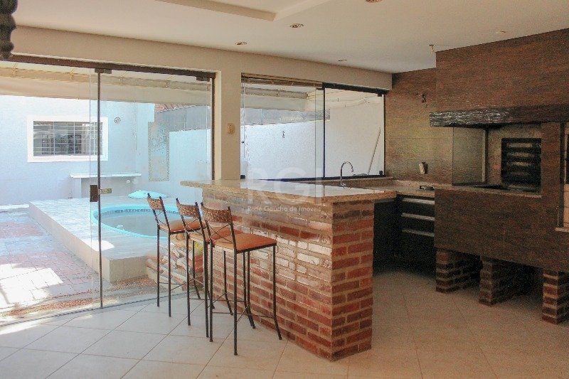 Casa para alugar com 4 quartos, 349m² - Foto 14