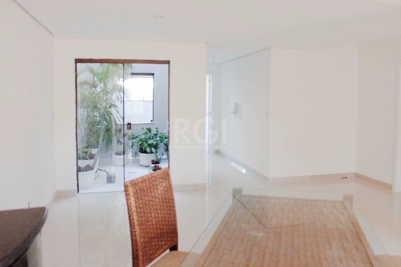 Casa para alugar com 4 quartos, 349m² - Foto 4