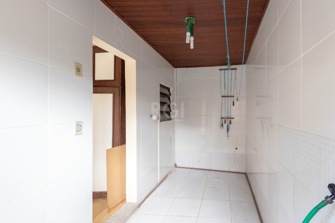 Casa para alugar com 4 quartos, 245m² - Foto 43