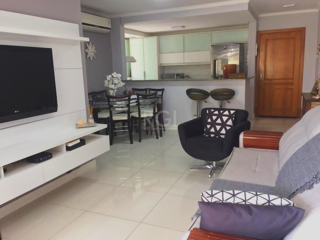 Apartamento com 148m², 3 dormitórios, 1 suíte, 2 vagas no bairro Tristeza em Porto Alegre para Comprar